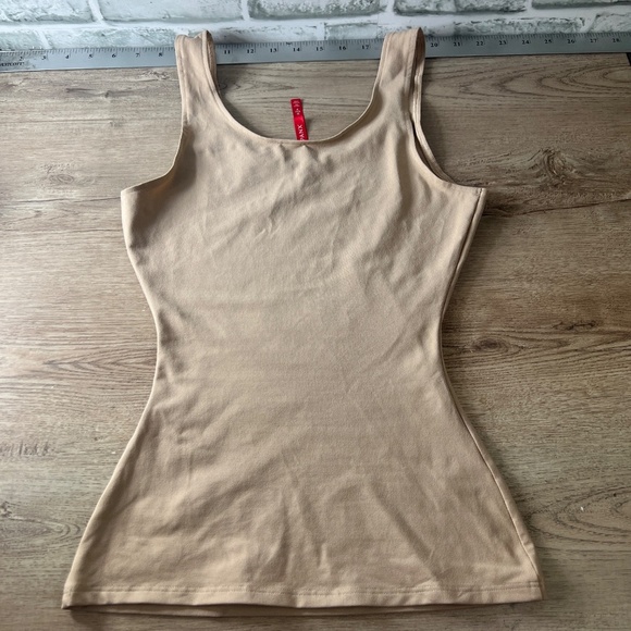 SPANX smooth Socialight Tank - Picture 4 of 4